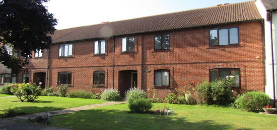 Flat to rent in Old Parsonage Way, Frinton-On-Sea CO13