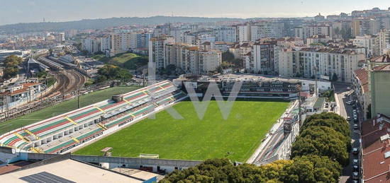 Apartamento T1 Em Excelente Estado Na Reboleira - Amadora