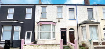 5 bedroom terraced house for sale