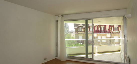 Location appartement 1 pièce 28 m²