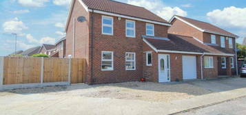 4 bedroom link detached house