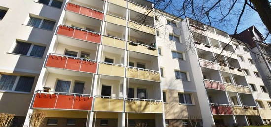 Familienwohnung mit Tageslichtbad und großem Balkon!