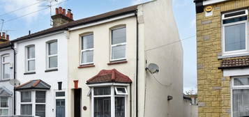 End terrace house to rent in Napier Road, Gravesend DA11