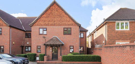 Flat for sale in Heathlands, Witham Road, Gidea Park RM2