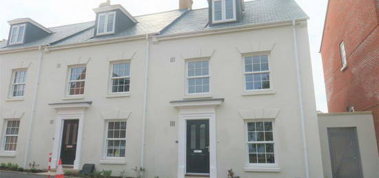 5 bedroom terraced house