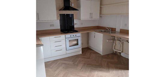 4 bed terraced house to rent