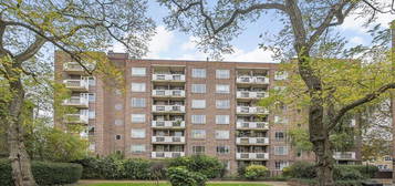 Flat for sale in Turner House, St Johns Wood NW8