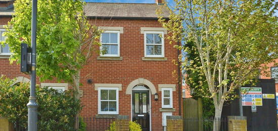 2 bed end terrace house for sale