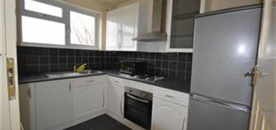 Flat to rent in Preston Road, Wembley, Middlesex HA98Pe HA9