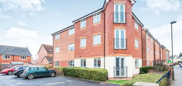 Flat to rent in Garrington Road, Bromsgrove, Worcestershire B60