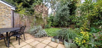 Flat for sale in Lordship Lane, East Dulwich, London SE22