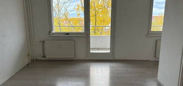 Helle Singlewohnung mit Balkon!