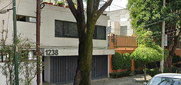 Casa En Venta De  Recuperacion Bancaria Adolfo Prieto 1238 Col. Del Valle Cdmx Ia15