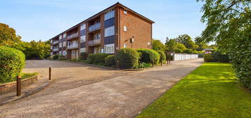 Flat to rent in Lancaster Court, Banstead SM7