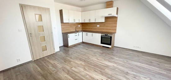 Pronájem bytu 2+kk 52 m² (Podkrovní)