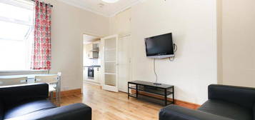 3 bedroom flat to rent