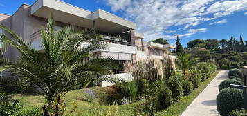 Villeneuve-lès-Avignon, 3 pièce(s) 66.52 m2 avec grande terrasse, garage et cave