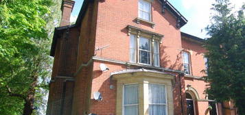 2 bed flat to rent