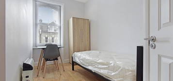 Studio to rent in Gunterstone Road, West Kensington W14