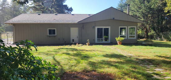 32950 Hillside Acres Rd, Gold Beach, OR 97444