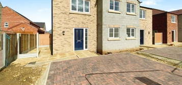 2 bedroom semi-detached house