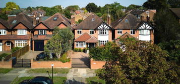 4 bedroom detached house to rent