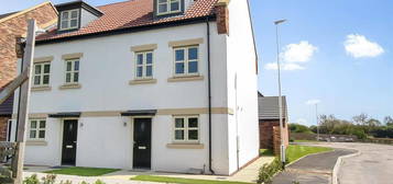 3 bedroom semi-detached house to rent