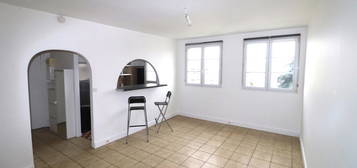 Appartement  à louer, 2 pièces, 2 chambres, 56 m²