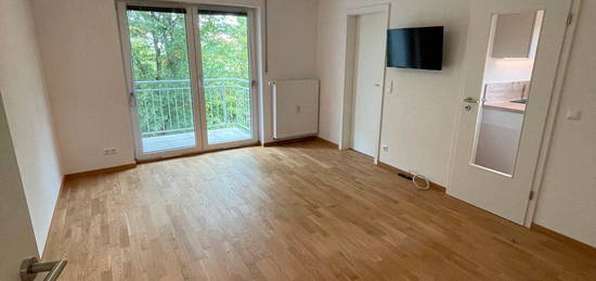 Moderne 2-Zmmer-Wohnung mit EBK u. Stellplatz in DEG Zentrum