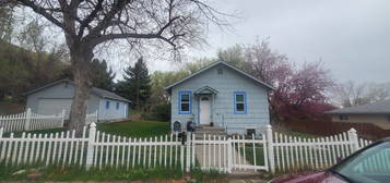 1103 1/2 Sunnyside Ln, Billings, MT 59101