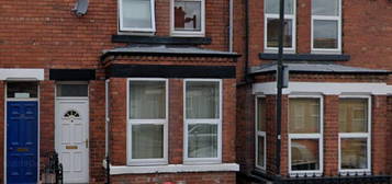 5 bedroom terraced house