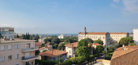 Standing Beau Cimiez - 4 pièces vue mer dans rue privative