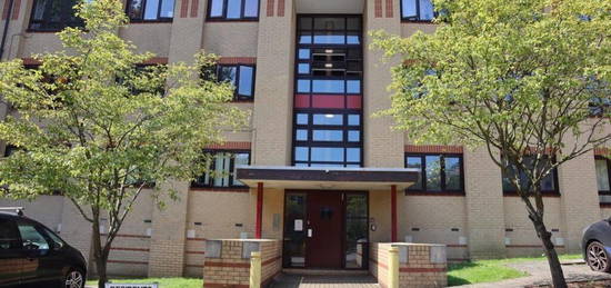 Flat to rent in Albion Place, Milton Keynes, Buckinghamshire MK9