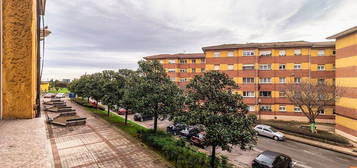 Piso en avenida Del Llano en El Llano, Gijón