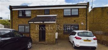 Flat to rent in Craylands Lane, Swanscombe, Kent DA10