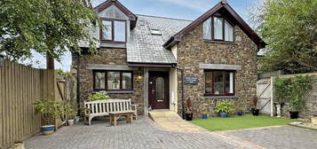 4 bed detached house for sale