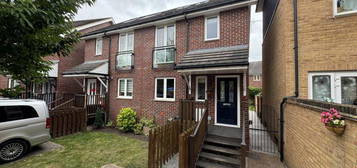 4 bedroom terraced house to rent