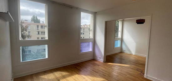 Appartement  à louer, 4 pièces, 2 chambres, 71 m²