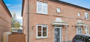 2 bedroom semi-detached house for sale