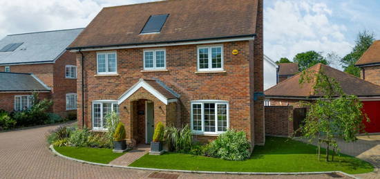 4 bed detached house to rent