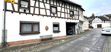 Bauernhaus mit Scheune im Herzen von Gönnersdorf