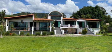 Casa En Venta En Valle De Bravo