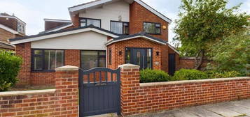 4 bed detached house for sale