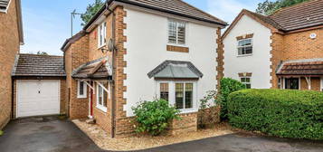 3 bedroom link detached house for sale