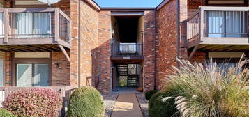 6816 Cottage Grove Ln Apt C, Saint Louis, MO 63129