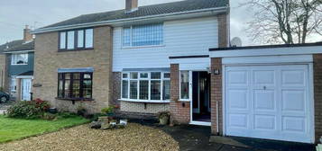 3 bedroom semi-detached house for sale