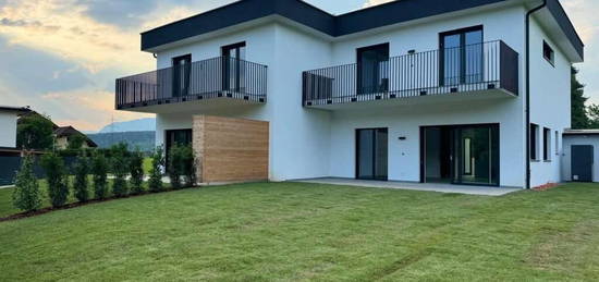 Erstbezug in Traumlage: Moderne Doppelhaushälfte mit luxuriösen Extras in Lind ob Velden