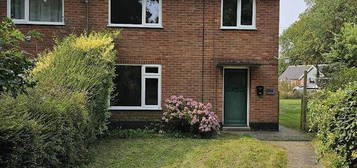 3 bedroom semi-detached house to rent