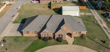 1900 Lyle Rd, Weatherford, OK 73096