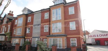 4 bed flat to rent